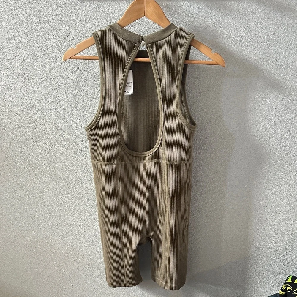 Stretch Olive green bodysuit - Picture 2 of 3